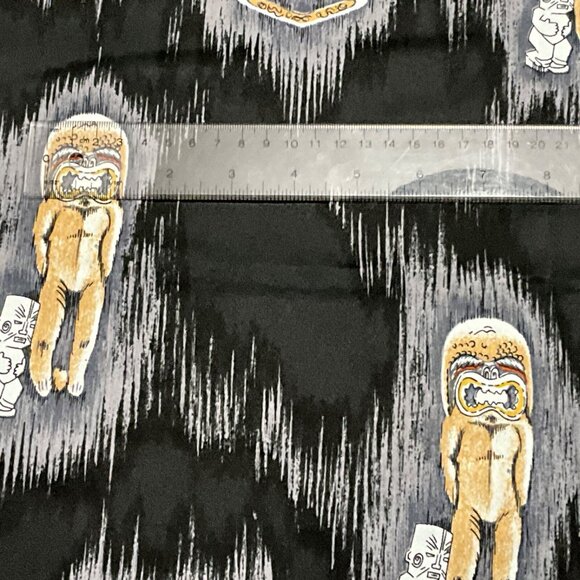 Tiki Aboriginal Boomerang Polynesian Theme Fabric Grey Black Man Cave 3.25 Yd - Picture 7 of 7